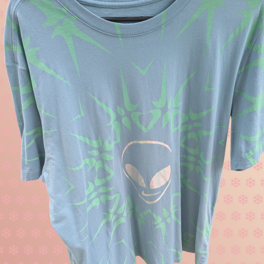 Nike Alien festival abduction shirt size XL NWOT.